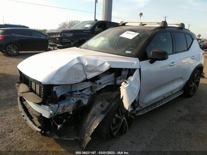 2022 VOLVO XC40 R-DESIGN YV4162UM3N2681789