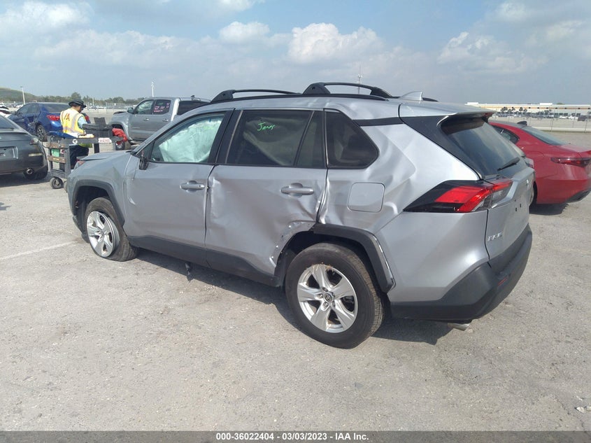 VIN 2T3W1RFV2MC123722 2021 TOYOTA RAV4 XLE