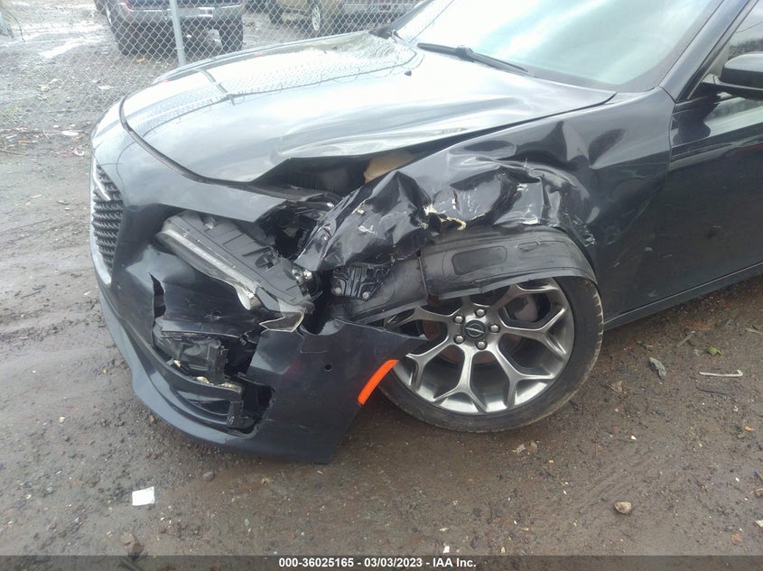 VIN 2C3CCABG8JH243724 2018 CHRYSLER 300 300S