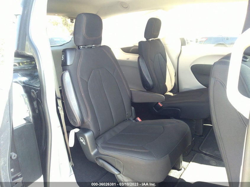 VIN 2C4RC1DG1HR840592 2017 CHRYSLER PACIFICA TOURING