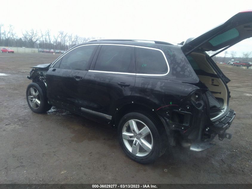 2013 VOLKSWAGEN TOUAREG LUX WVGEF9BP1DD005785