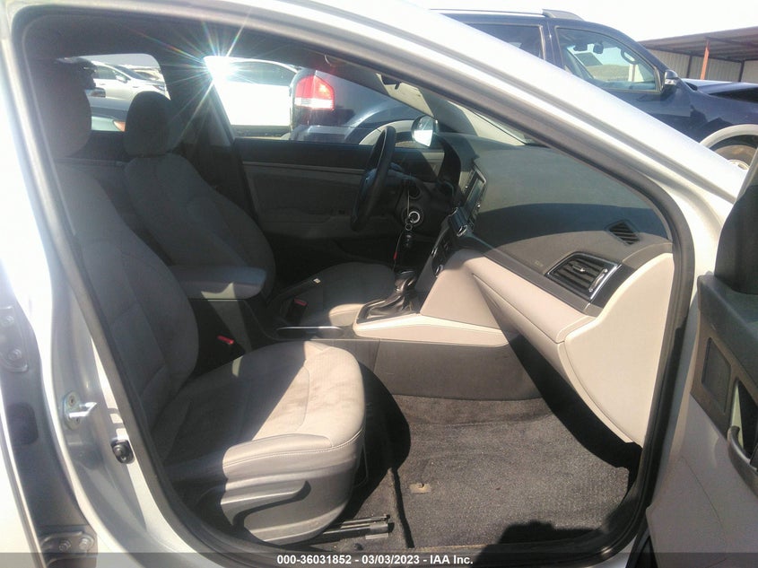 VIN 5NPD84LF1HH007801 2017 HYUNDAI ELANTRA SE