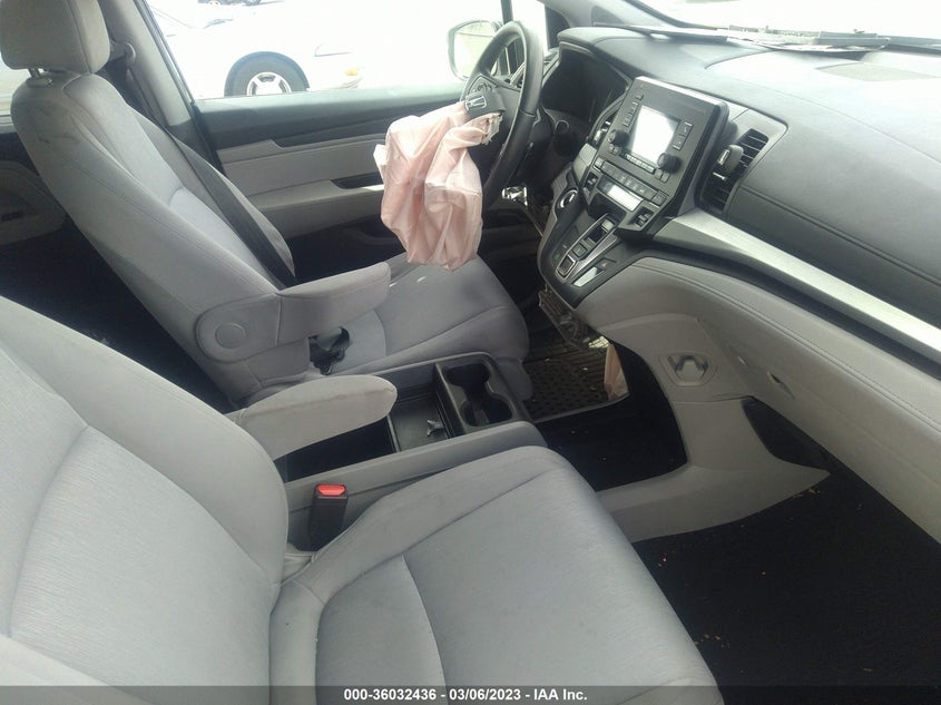 VIN 5FNRL6H28JB085745 2018 HONDA ODYSSEY LX