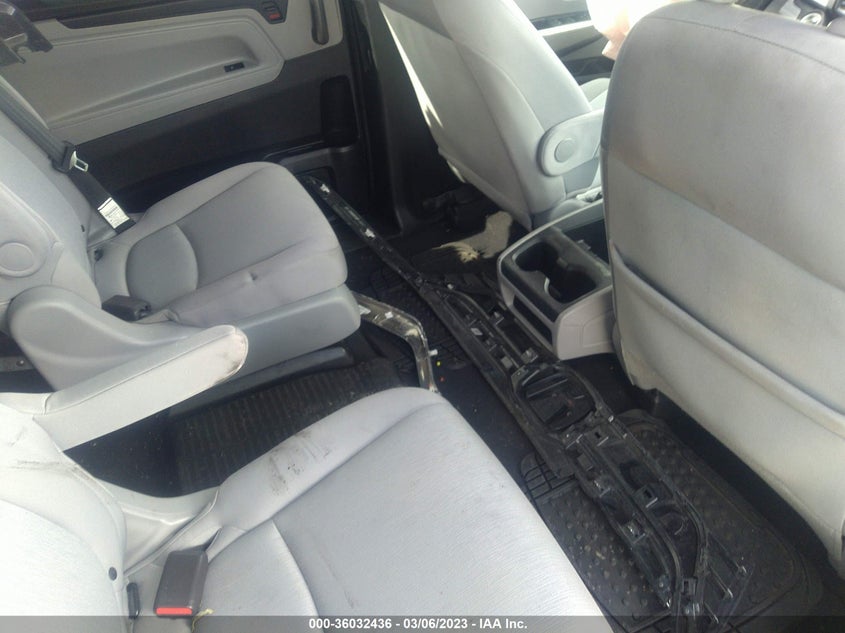 VIN 5FNRL6H28JB085745 2018 HONDA ODYSSEY LX
