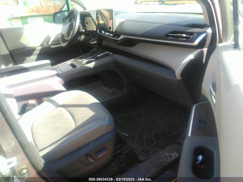 VIN 5TDYSKFC0MS005177 2021 TOYOTA SIENNA XLE