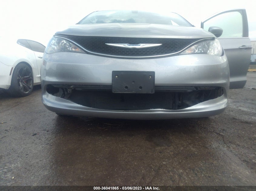 VIN 2C4RC1CG7JR252252 2018 CHRYSLER PACIFICA LX