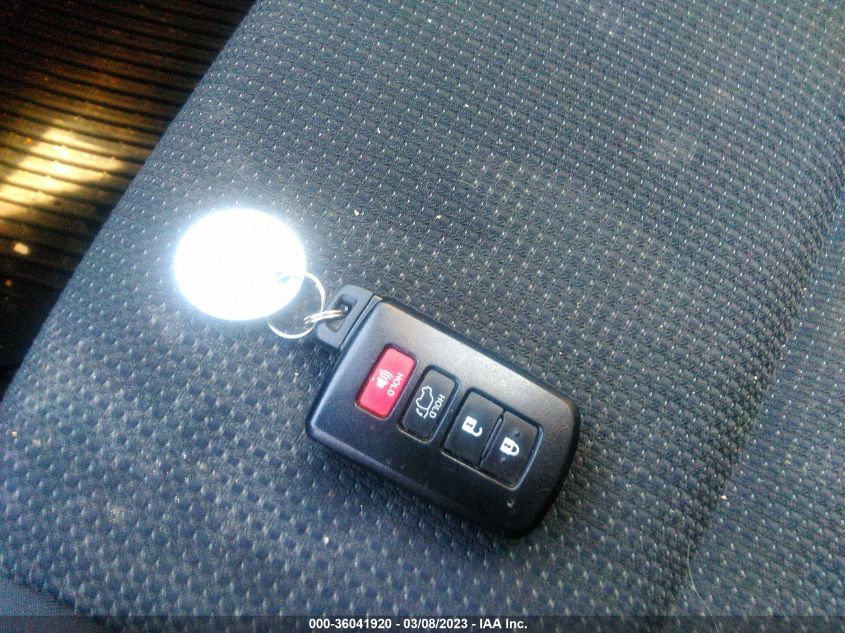 2017 TOYOTA RAV4 HYBRID XLE/LE PLUS - JTMRJREV7HD136269