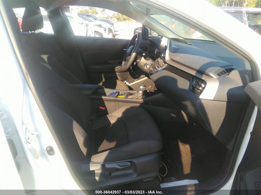 VIN NMTKHMBX3MR124767 2021 TOYOTA C-HR LE/XLE/LIMITED/NIGHTSHADE