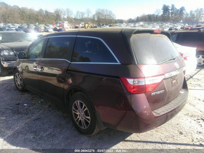 VIN 5FNRL5H64DB064375 2013 HONDA ODYSSEY no.3