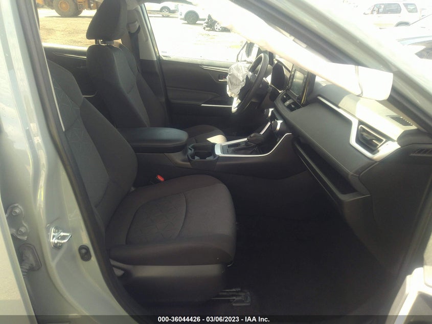 VIN 2T3W1RFV9MW125272 2021 TOYOTA RAV4 XLE