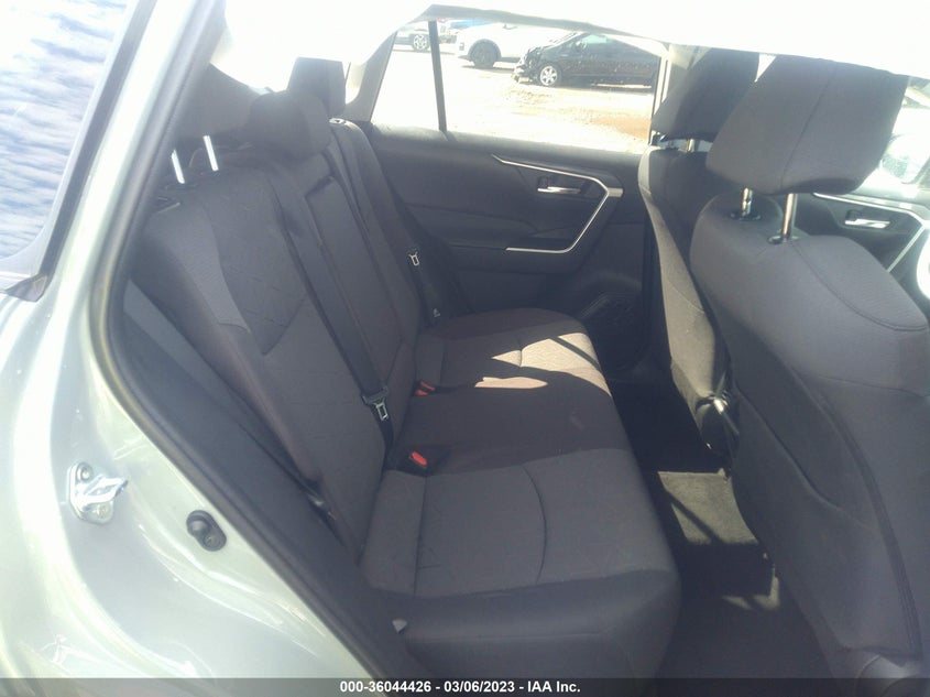 VIN 2T3W1RFV9MW125272 2021 TOYOTA RAV4 XLE