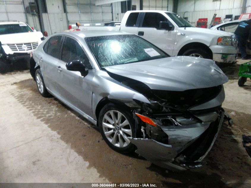 2018 TOYOTA CAMRY LE/SE/XLE/L - 4T1B11HK6JU567482