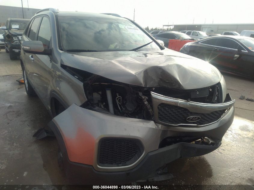 2013 KIA SORENTO LX - 5XYKTDA22DG367926