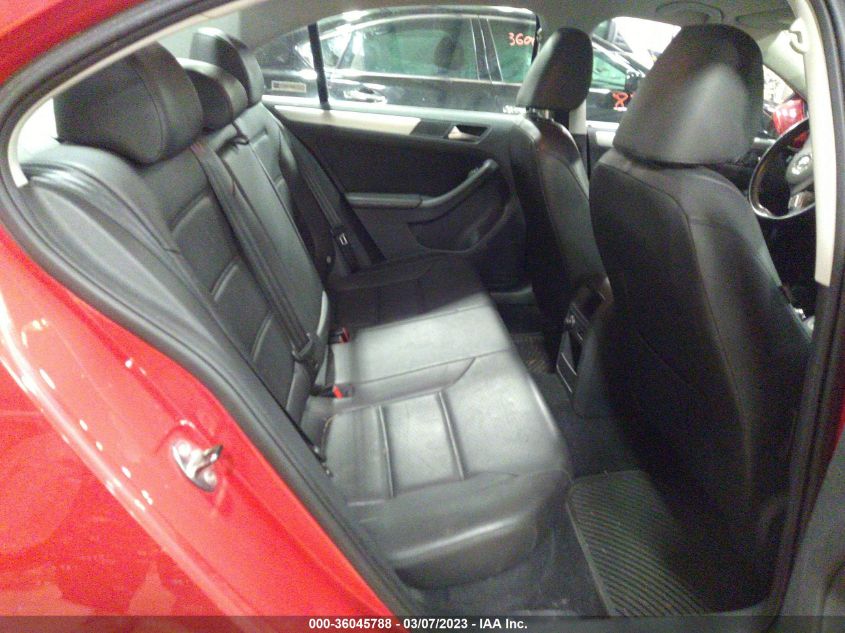 2013 VOLKSWAGEN JETTA SEDAN SE - 3VWDP7AJ5DM449185