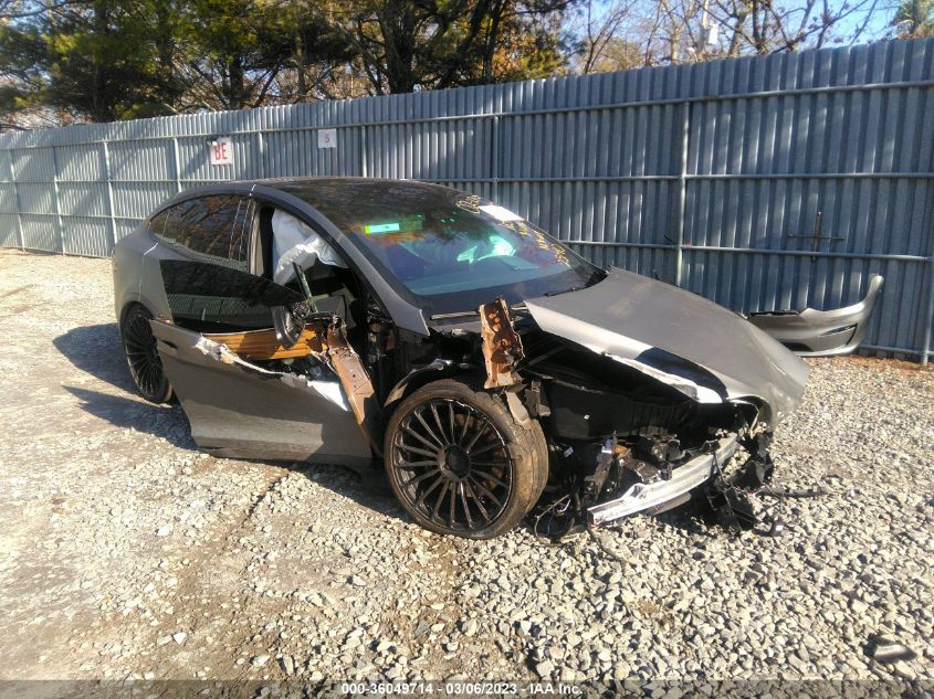 2022 TESLA MODEL X PLAID - 7SAXCBE68NF342340