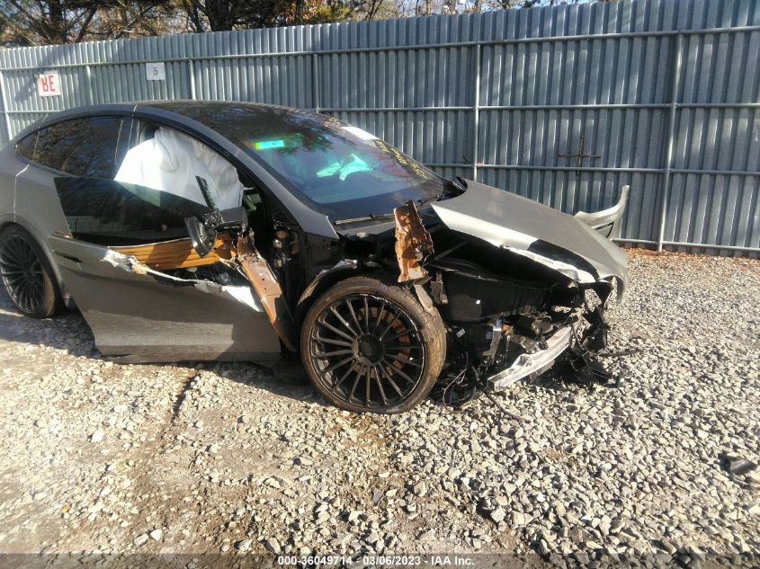2022 TESLA MODEL X PLAID - 7SAXCBE68NF342340