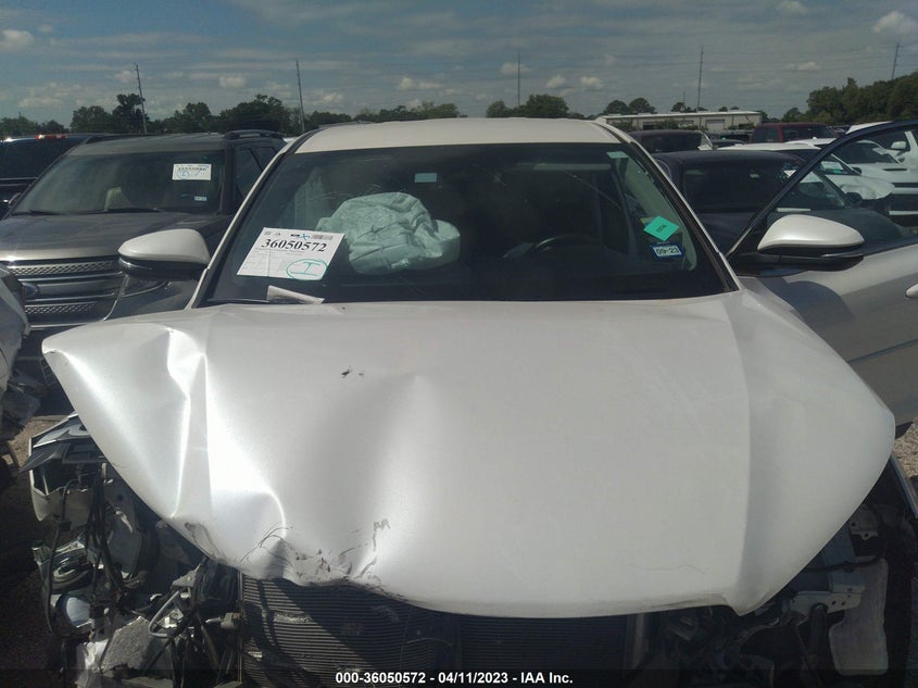 VIN 5TDZZRFH2KS313632 2019 TOYOTA HIGHLANDER LE