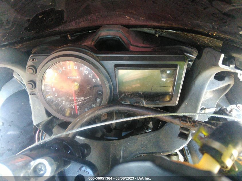 2004 SUZUKI GSX-R600 K - JS1GN7CA842100333
