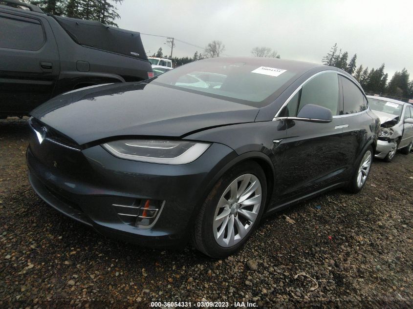2018 TESLA MODEL X 75D/100D/P100D - 5YJXCBE24JF110502