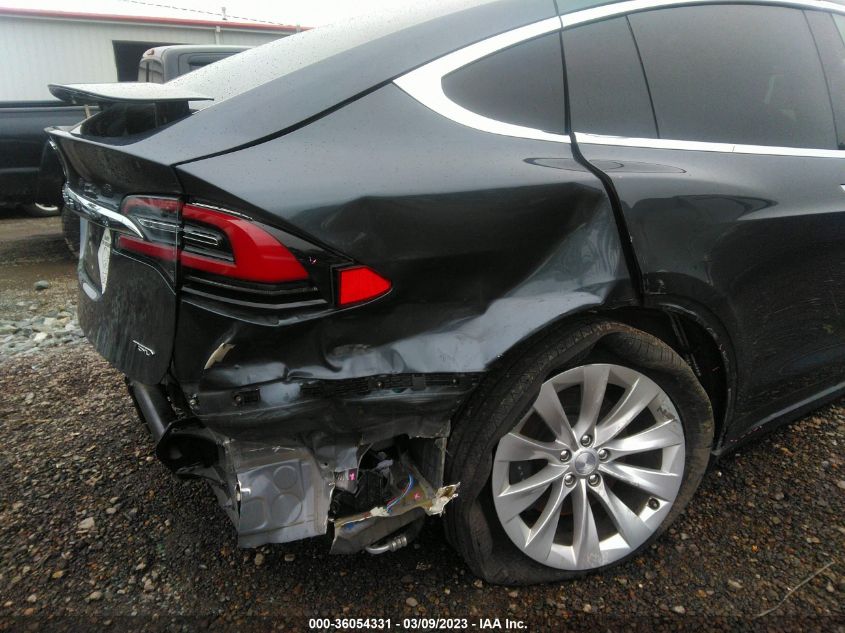 2018 TESLA MODEL X 75D/100D/P100D - 5YJXCBE24JF110502