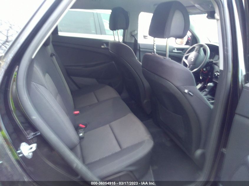 2017 HYUNDAI TUCSON SE - KM8J3CA40HU427029