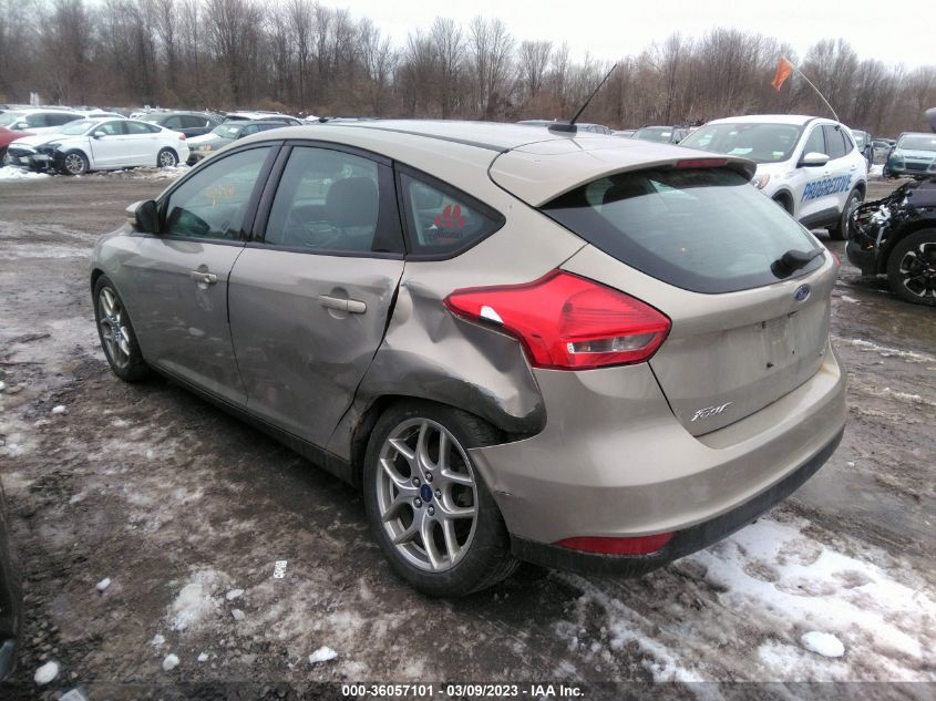 2015 FORD FOCUS SE - 1FADP3K23FL271225