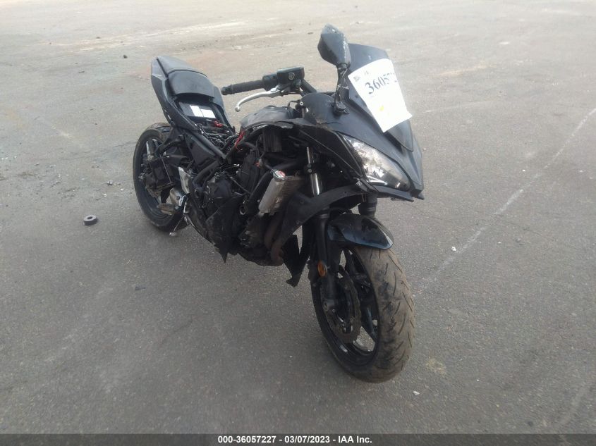 2017 KAWASAKI EX650 F - JKAEXEK1XHDA01999