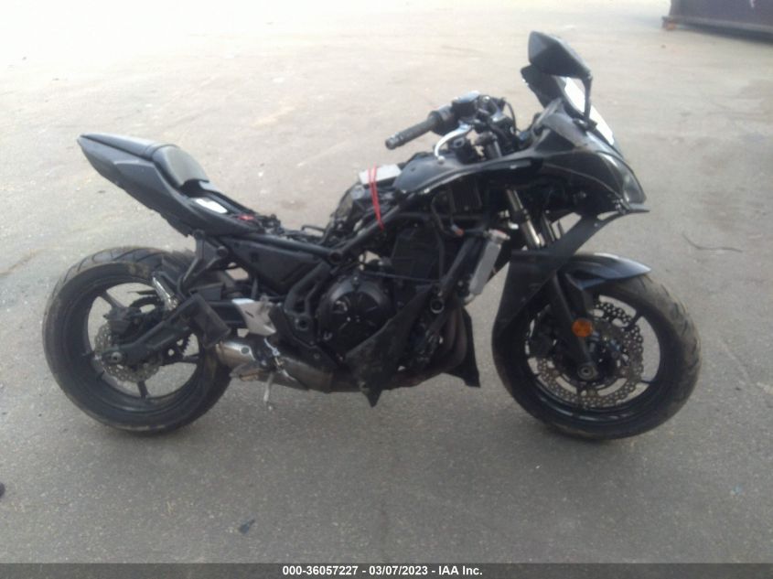 2017 KAWASAKI EX650 F - JKAEXEK1XHDA01999