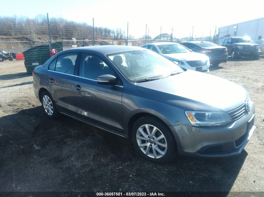 2013 VOLKSWAGEN JETTA SEDAN SE W/CONVENIENCE/SUNROOF - 3VWDX7AJXDM441888