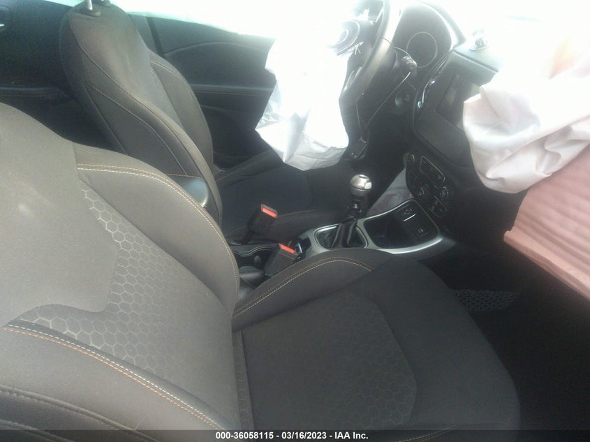 VIN 3C4NJCAB7KT677265 2019 JEEP COMPASS SPORT