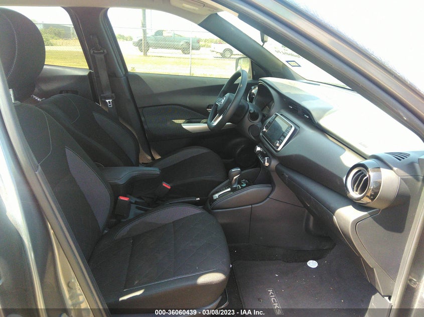 VIN 3N1CP5CV4LL477005 2020 NISSAN KICKS SV
