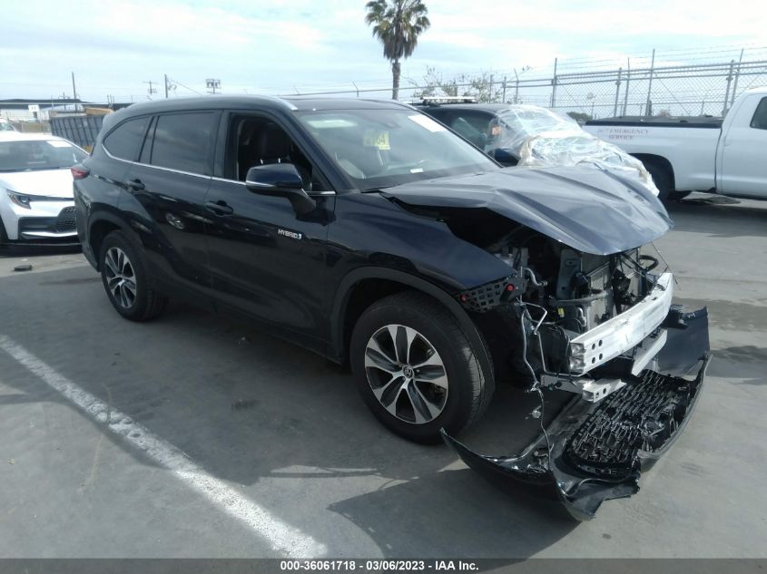 2021 TOYOTA HIGHLANDER HYBRID XLE - 5TDGARAH2MS011072