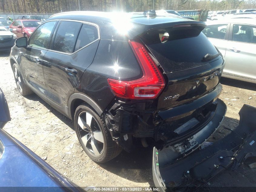 2020 VOLVO XC40 MOMENTUM YV4162UK4L2286483