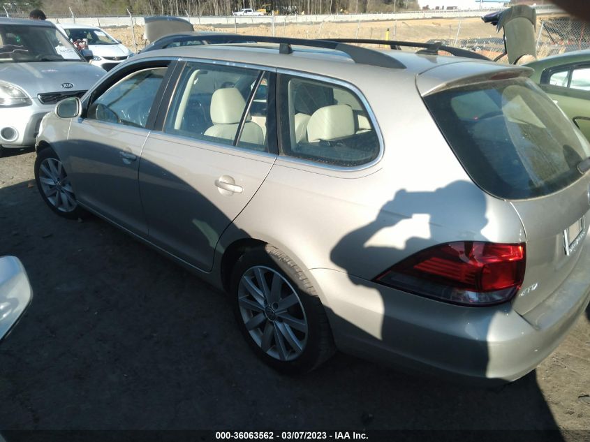 2013 VOLKSWAGEN JETTA SPORTWAGEN TDI W/SUNROOF & NAV - 3VWPL7AJ2DM621312