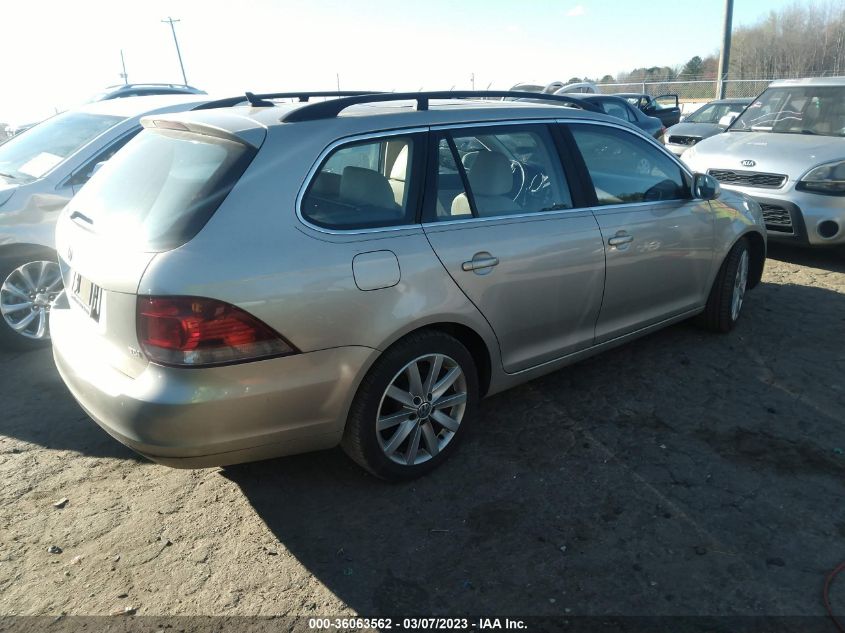 2013 VOLKSWAGEN JETTA SPORTWAGEN TDI W/SUNROOF & NAV - 3VWPL7AJ2DM621312