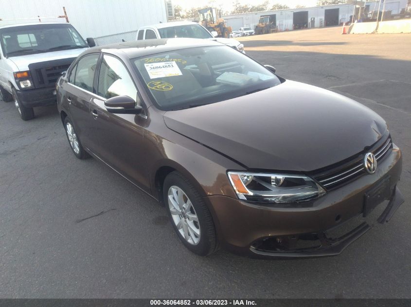 2013 VOLKSWAGEN JETTA SEDAN SE W/CONVENIENCE/SUNROOF - 3VWDP7AJ7DM394657