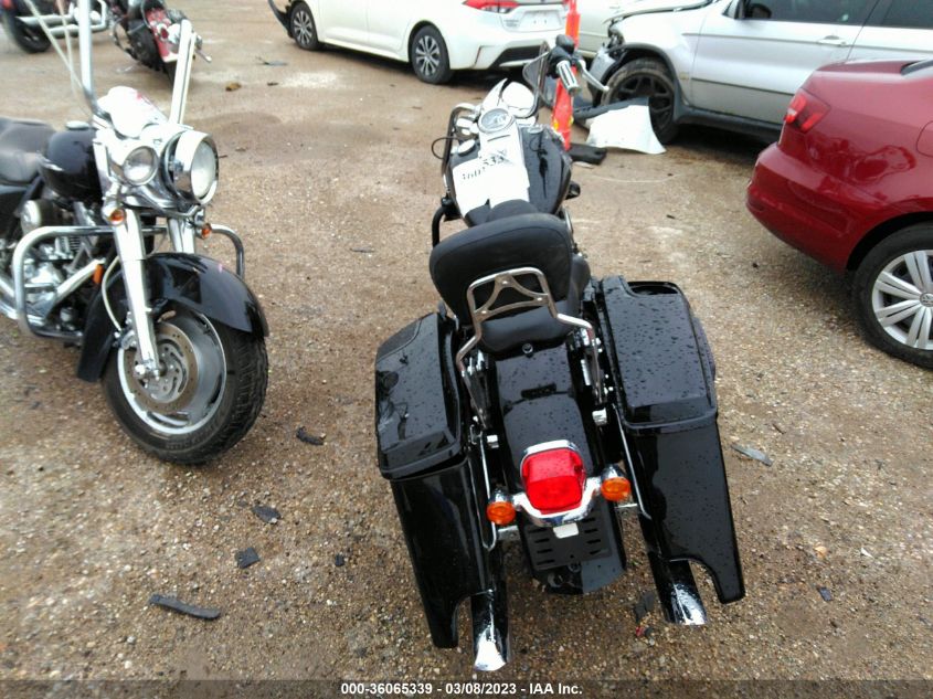 2011 HARLEY-DAVIDSON FLHR - 1HD1FB41XBB646086
