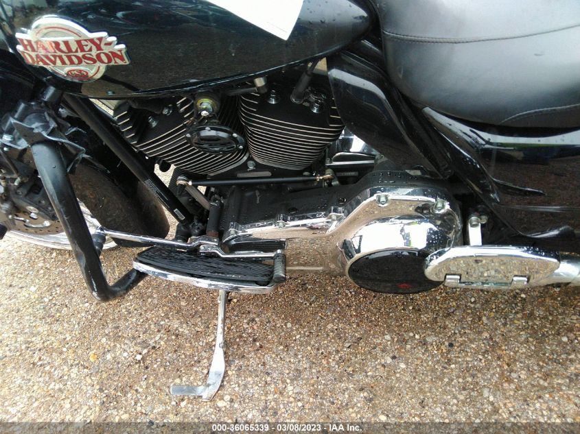2011 HARLEY-DAVIDSON FLHR - 1HD1FB41XBB646086