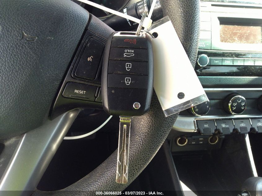 2017 KIA RIO LX - KNADM4A35H6100431