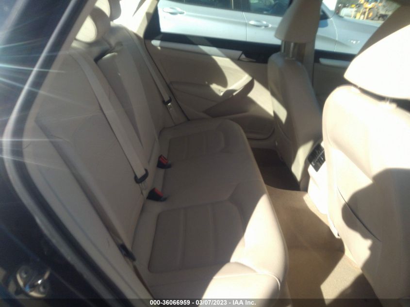 2013 VOLKSWAGEN PASSAT TDI SE W/SUNROOF & NAV - 1VWBN7A34DC077659