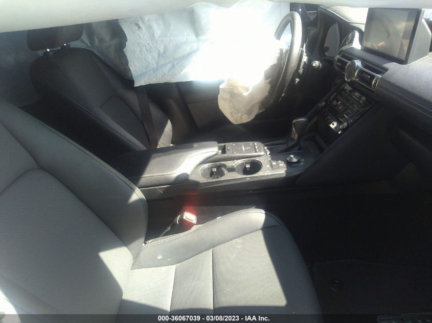 Image 5 of 2021 LEXUS IS  salvage vehicle - Lot #36067039 at IAAI