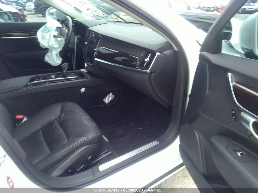 2018 VOLVO S90 MOMENTUM LVY982MK4JP022480
