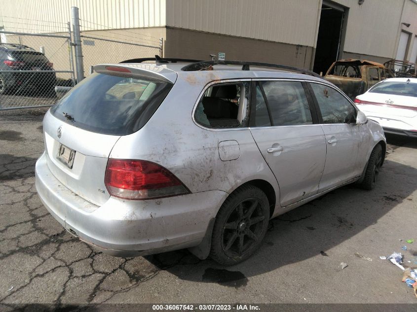 2014 VOLKSWAGEN JETTA SPORTWAGEN TDI - 3VWPL7AJ3EM622650