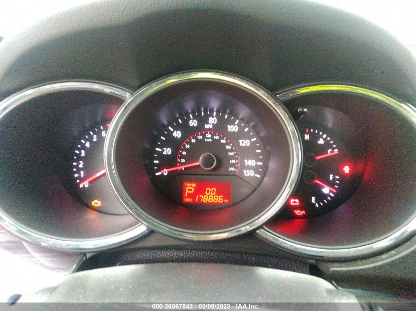 2013 KIA SORENTO LX - 5XYKTCA60DG332718