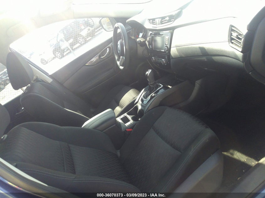 VIN KNMAT2MT0JP578927 2018 NISSAN ROGUE SV