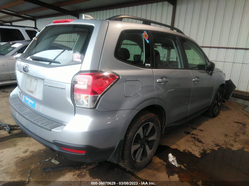 VIN JF2SJABC0JH591793 2018 SUBARU FORESTER