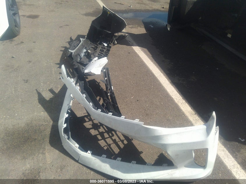 VIN 1G1FD3DX6J0142287 2018 CHEVROLET CAMARO 2LT