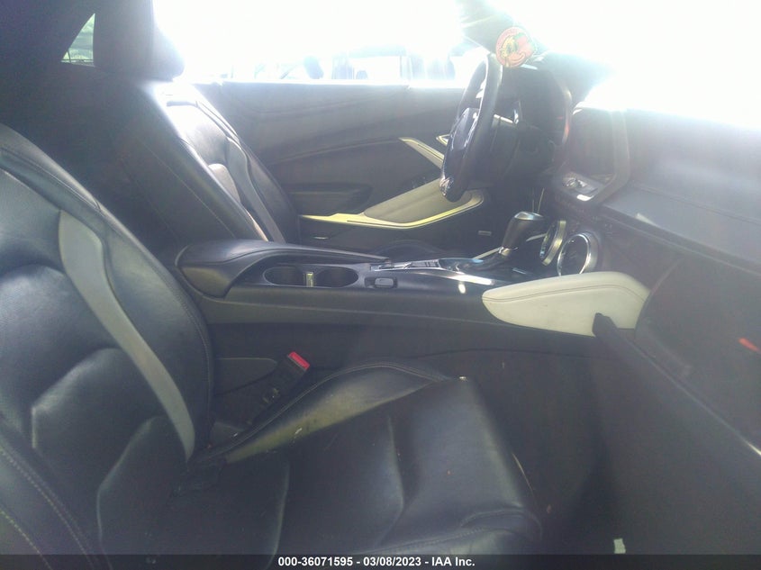 VIN 1G1FD3DX6J0142287 2018 CHEVROLET CAMARO 2LT