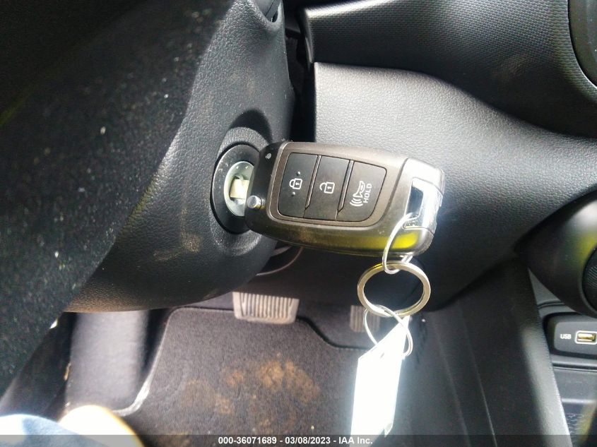 2022 HYUNDAI VENUE SEL - KMHRC8A35NU205301