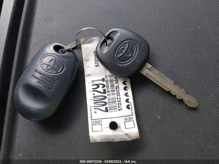 VIN 5TDXZ3DC5LS042952 2020 TOYOTA SIENNA SE